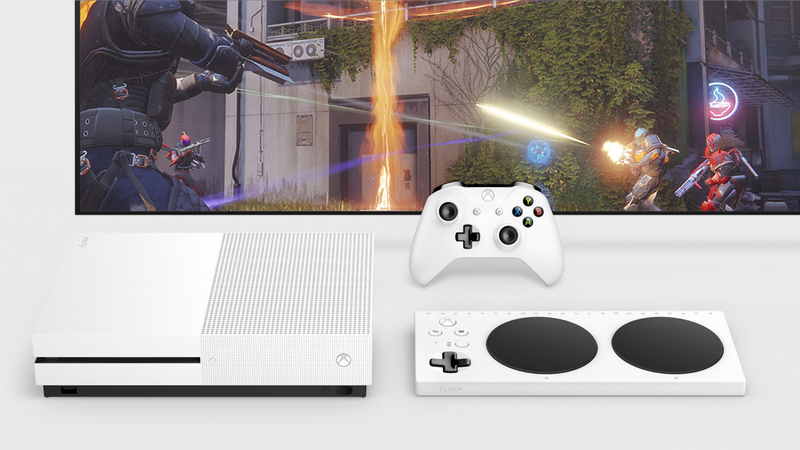 Illustration for article titled Popular Modder Creates A Custom One Handed PS4 Controller